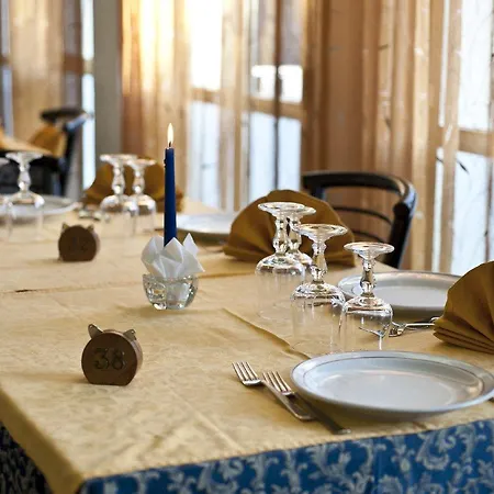 Giunchi 3* Τσέρβια