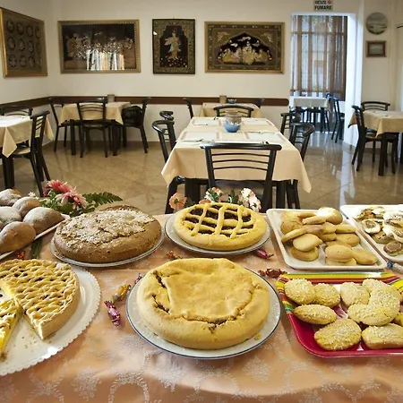 Giunchi Ξενοδοχείο Τσέρβια
